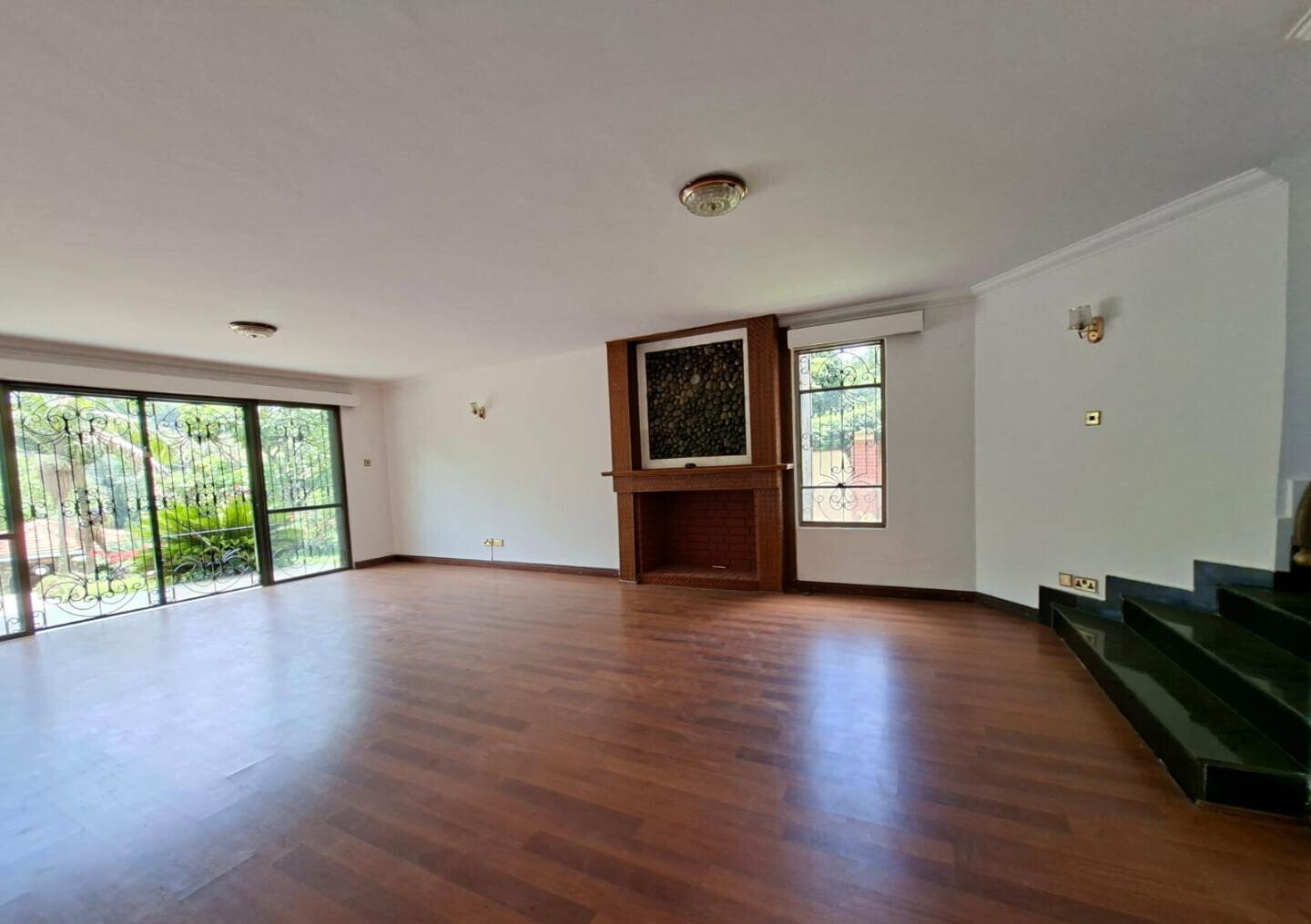 0.19 Acre 6BR Haven with Garden