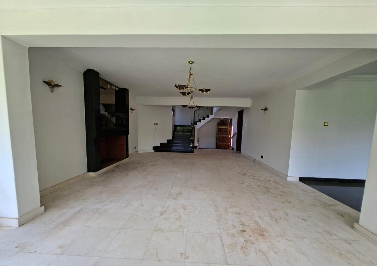 0.19 Acre 6BR Haven with Garden