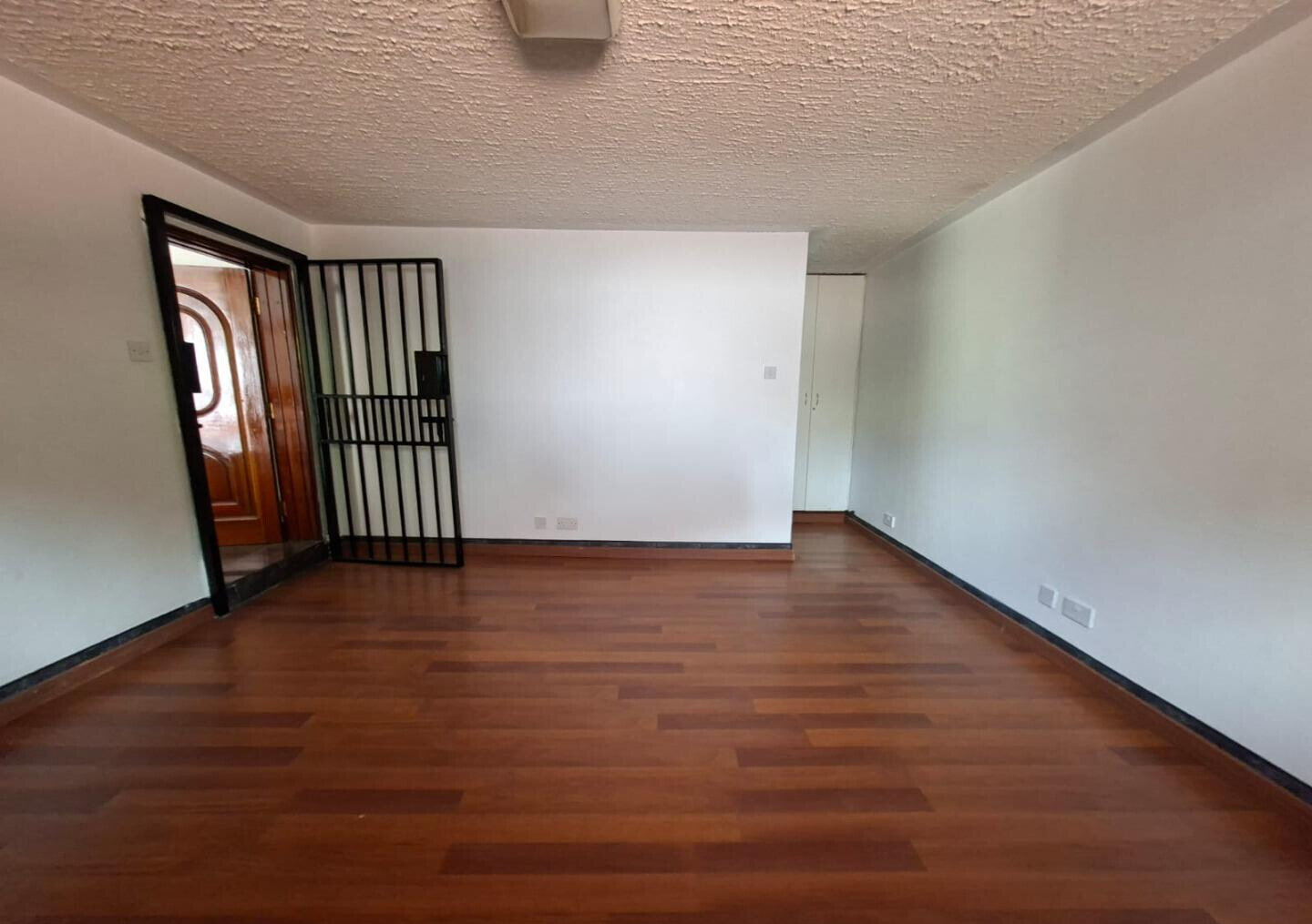 0.19 Acre 6BR Haven with Garden