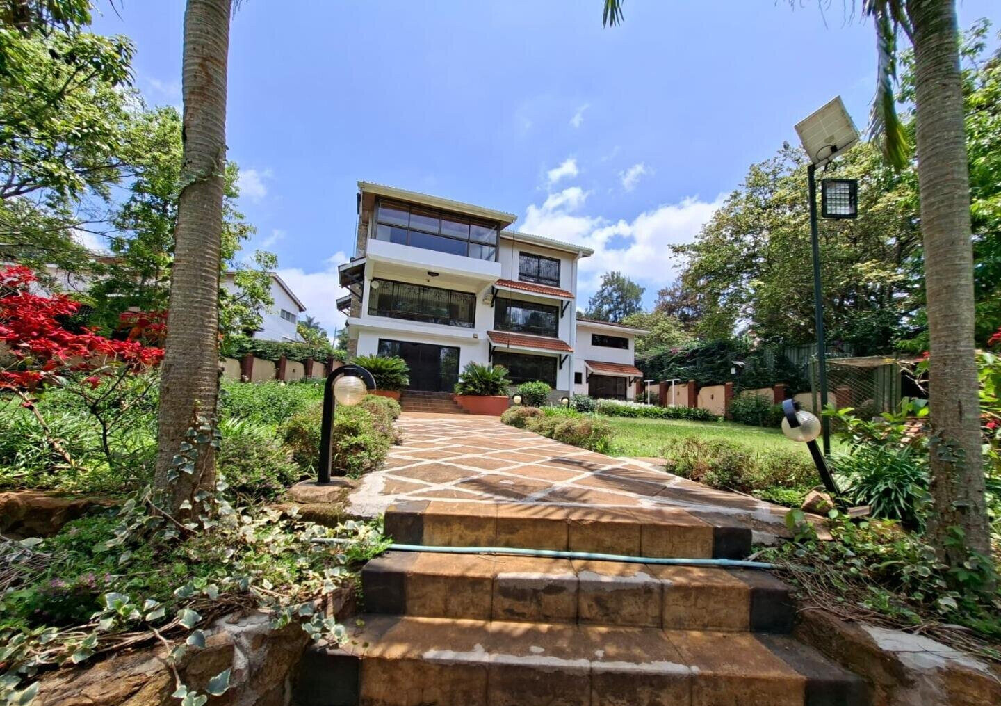 0.19 Acre 6BR Haven with Garden
