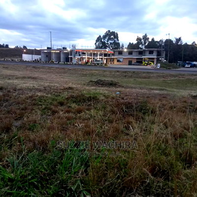 3/4 Land Touching Tarmac on Thika-Nairobi Highwy Near Kabati - Image 1