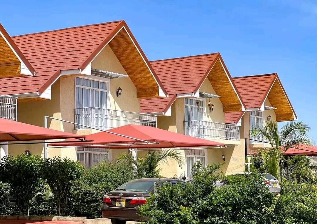 4BR Townhouse with Floating Staircase & DSQ - Kitengela