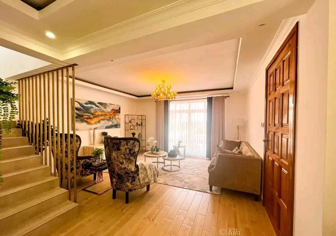 4BR Townhouse with Floating Staircase & DSQ - Kitengela