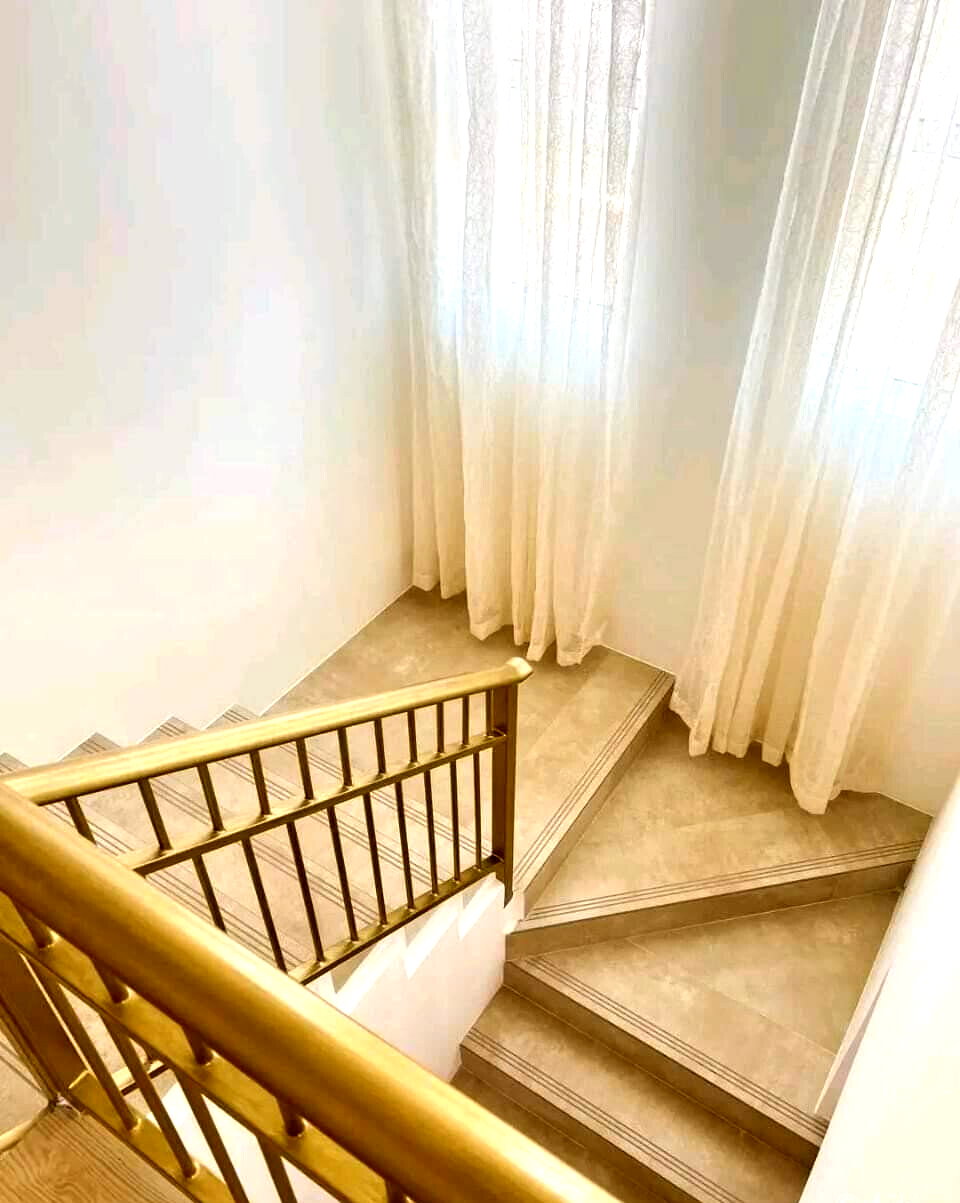 4BR Townhouse with Floating Staircase & DSQ - Kitengela