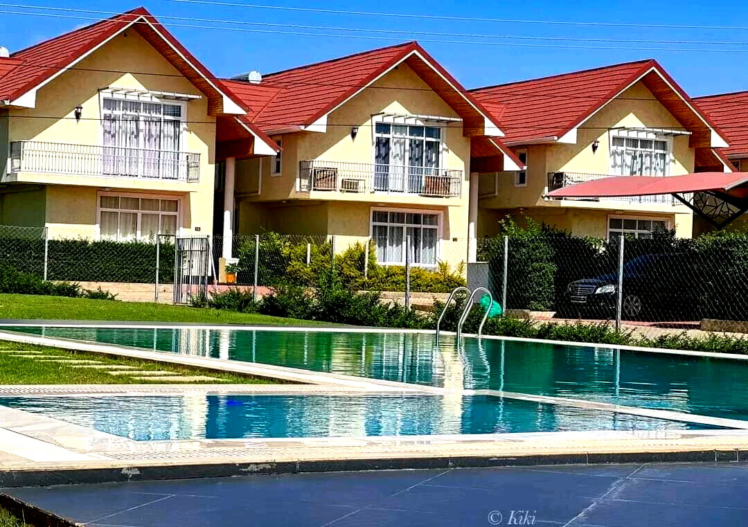 4BR Townhouse with Floating Staircase & DSQ - Kitengela