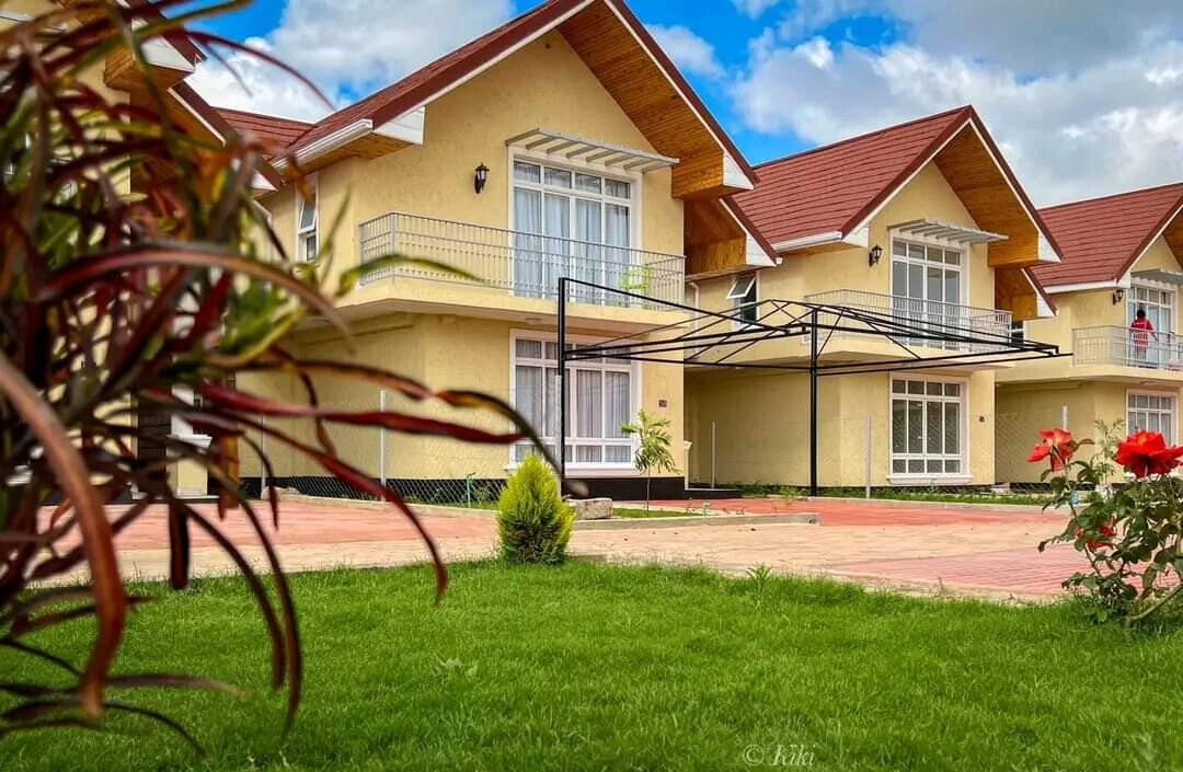 4BR Townhouse with Floating Staircase & DSQ - Kitengela