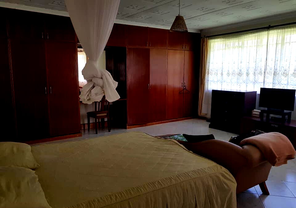 0.6-Acre Karen Bungalow with Sunken Lounge & Servants' Quarters