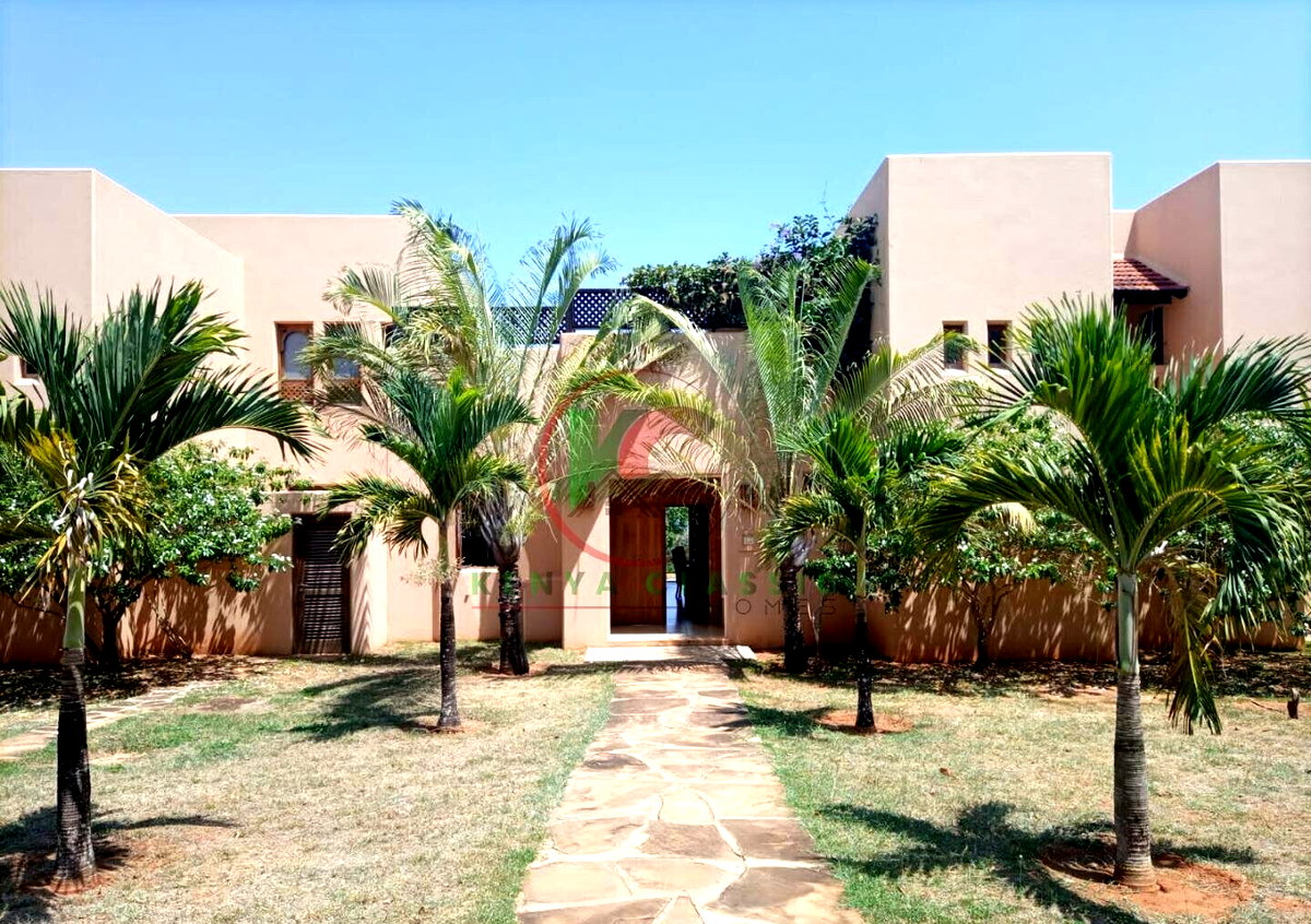 5BR Villa with Indoor-Outdoor Harmony & Plunge Pool – Watamu