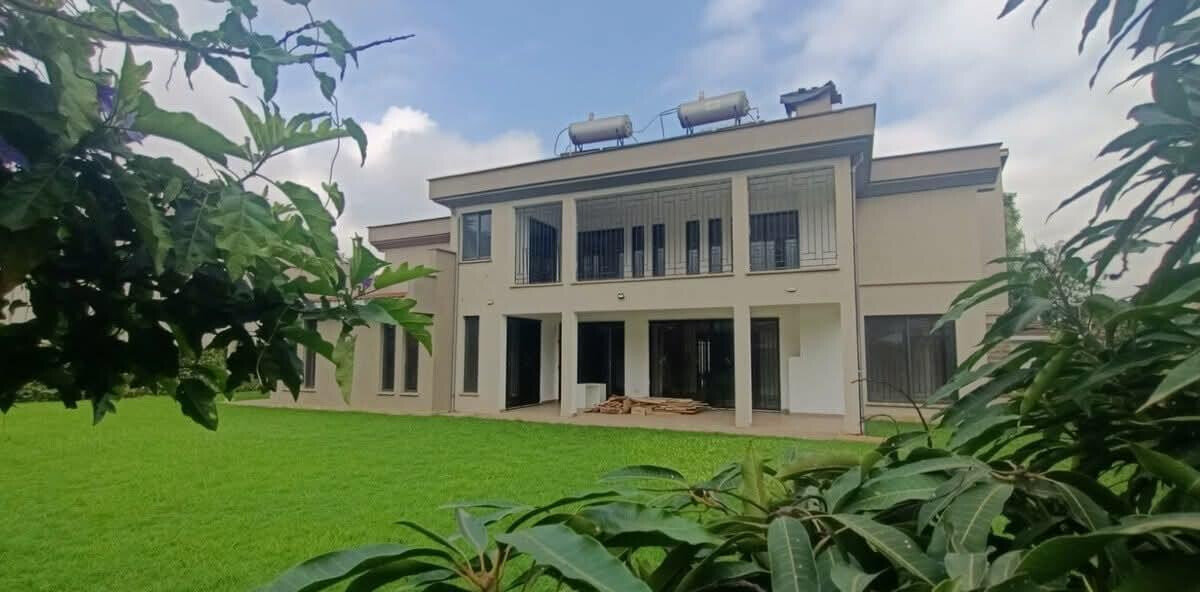 6-Ensuite Townhouse with Private Garden & Gated Security - Lavington