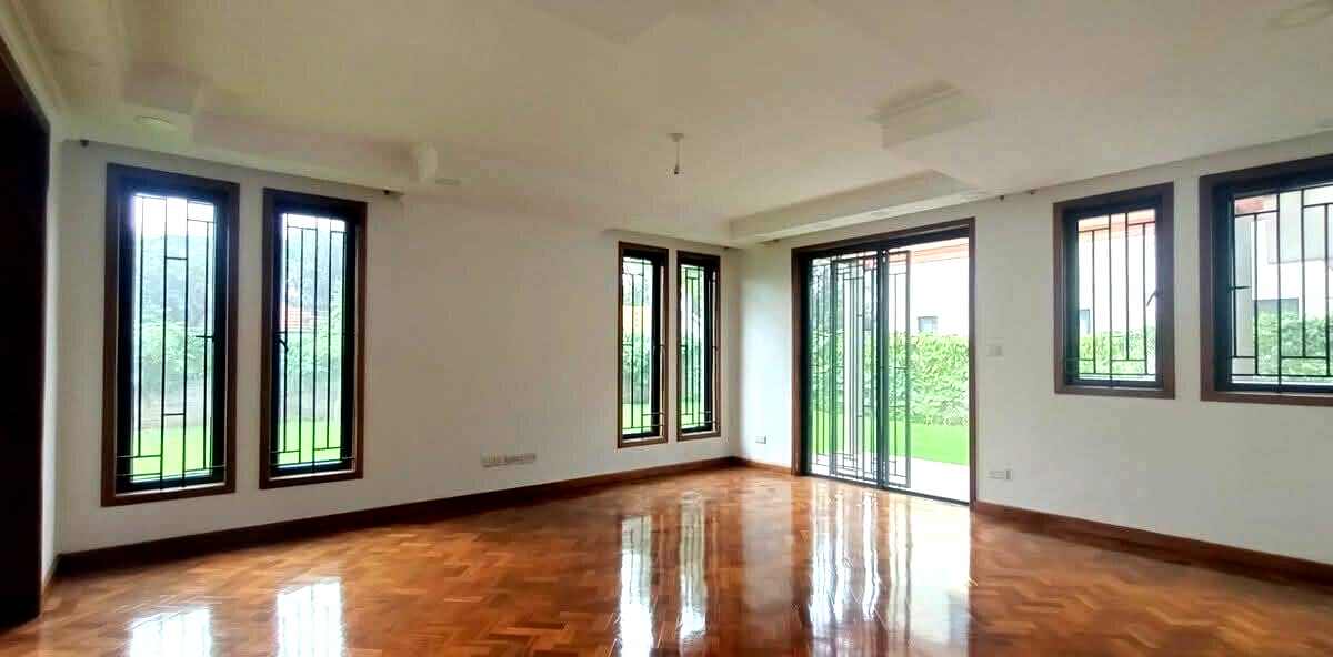 6-Ensuite Townhouse with Private Garden & Gated Security - Lavington