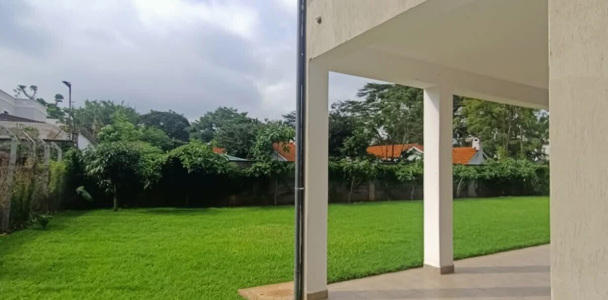 6-Ensuite Townhouse with Private Garden & Gated Security - Lavington