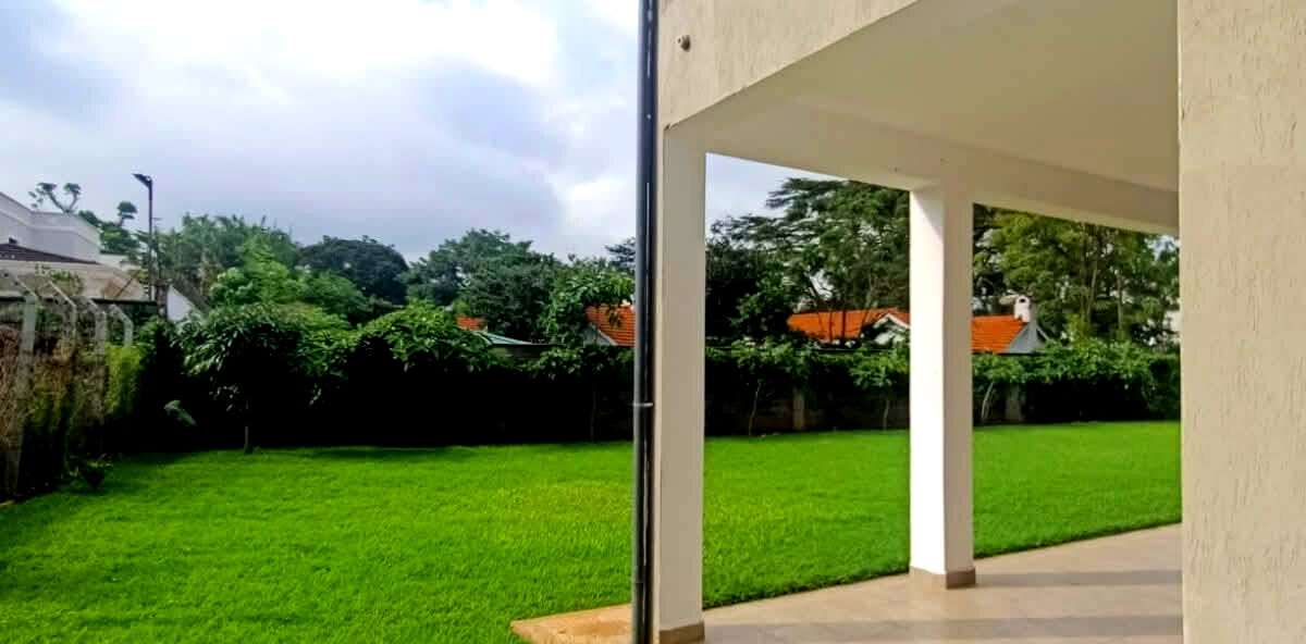 6-Ensuite Townhouse with Private Garden & Gated Security - Lavington