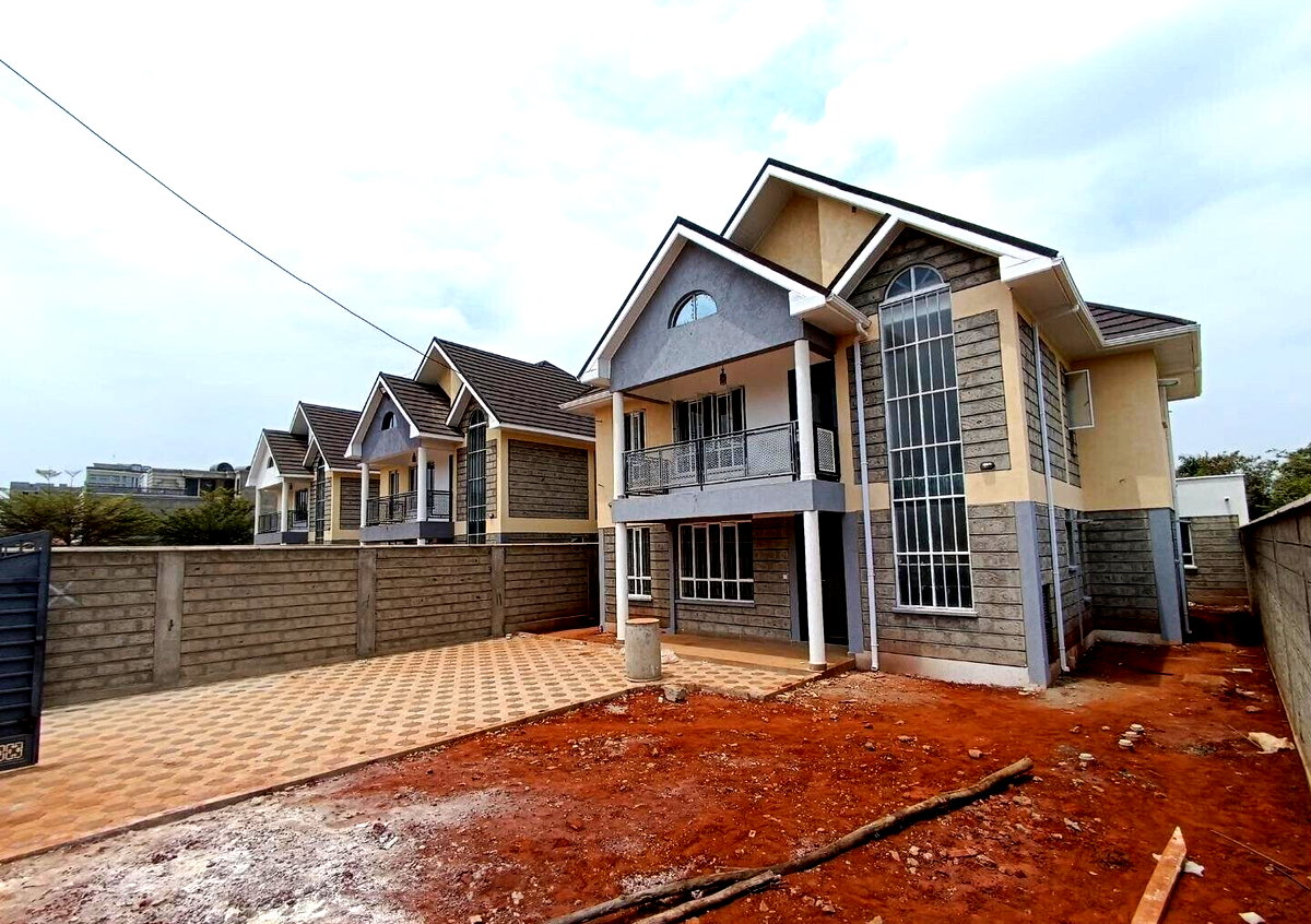 4BR Townhouse with DSQ & 50x100 Plot - Kamakis, Ruiru