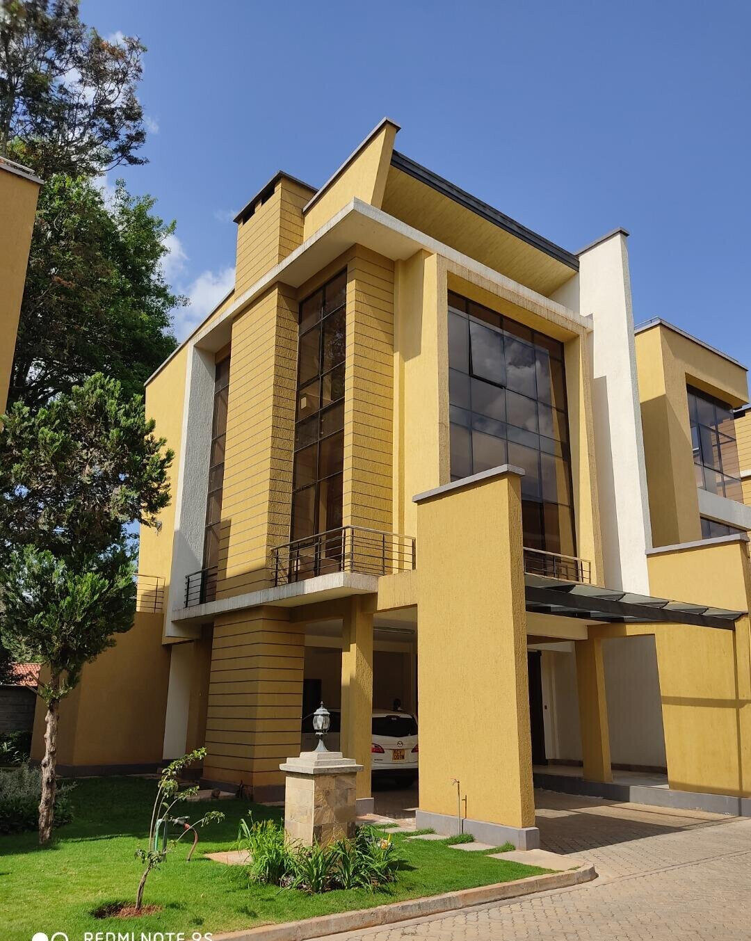 Corner Unit Townhouse with Private Garden & Rooftop Terrace - Kileleshwa