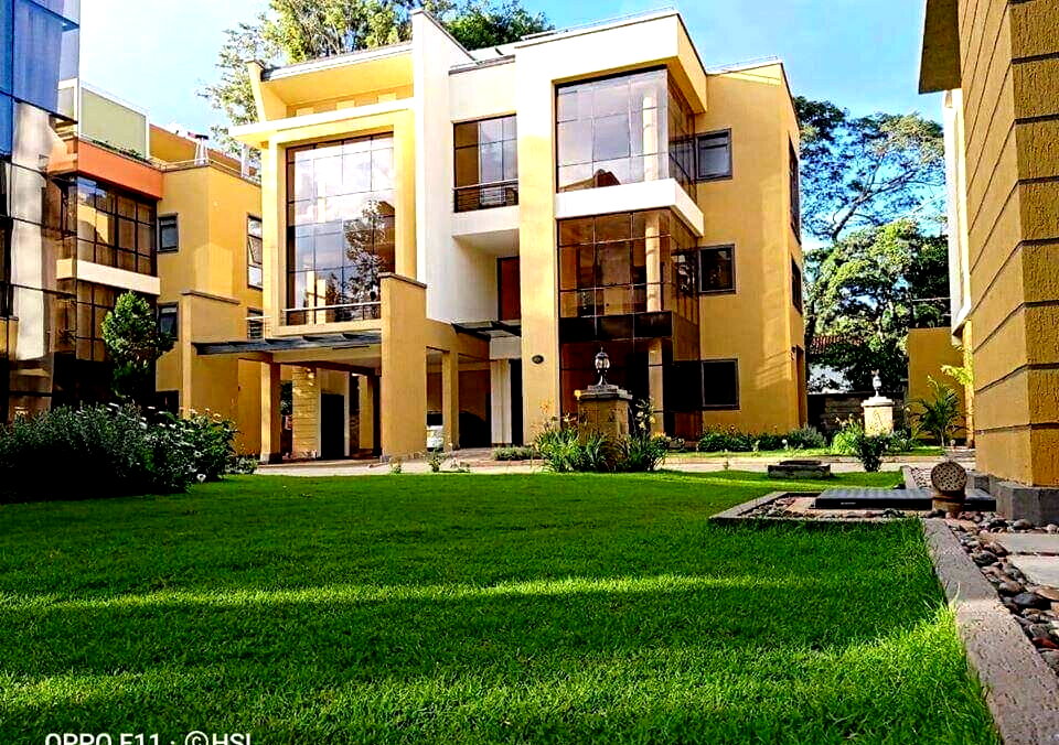 Corner Unit Townhouse with Private Garden & Rooftop Terrace - Kileleshwa