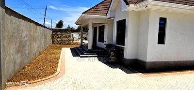 3bdrm Bungalow in Blossom, Elgon View for sale - Image 2