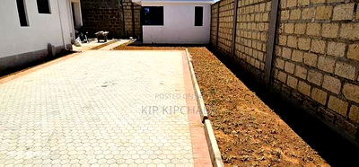 3bdrm Bungalow in Blossom, Elgon View for sale - Image 5