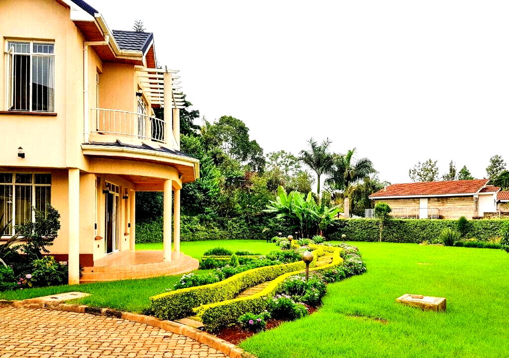5BR All-Ensuite Townhouse on Half-Acre with Kitchen Garden - Ridgeways