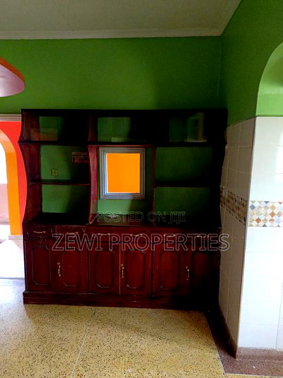 3bdrm Bungalow in Oluulua for sale - Image 12