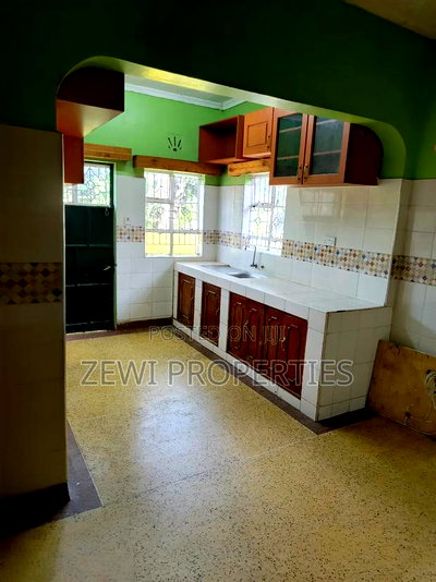 3bdrm Bungalow in Oluulua for sale - Image 4