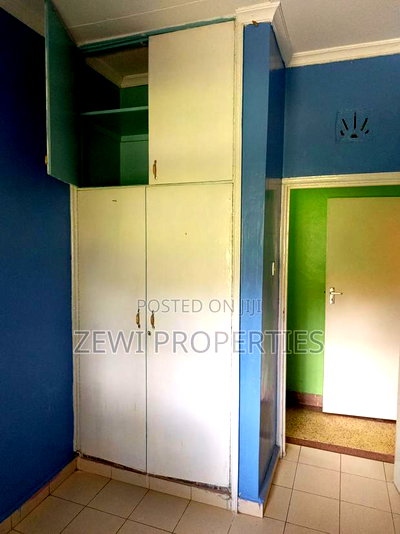 3bdrm Bungalow in Oluulua for sale - Image 11