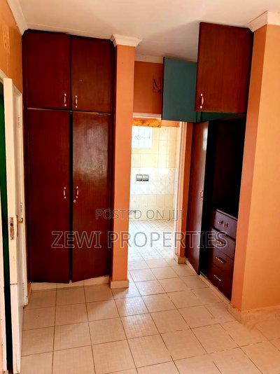 3bdrm Bungalow in Oluulua for sale - Image 9