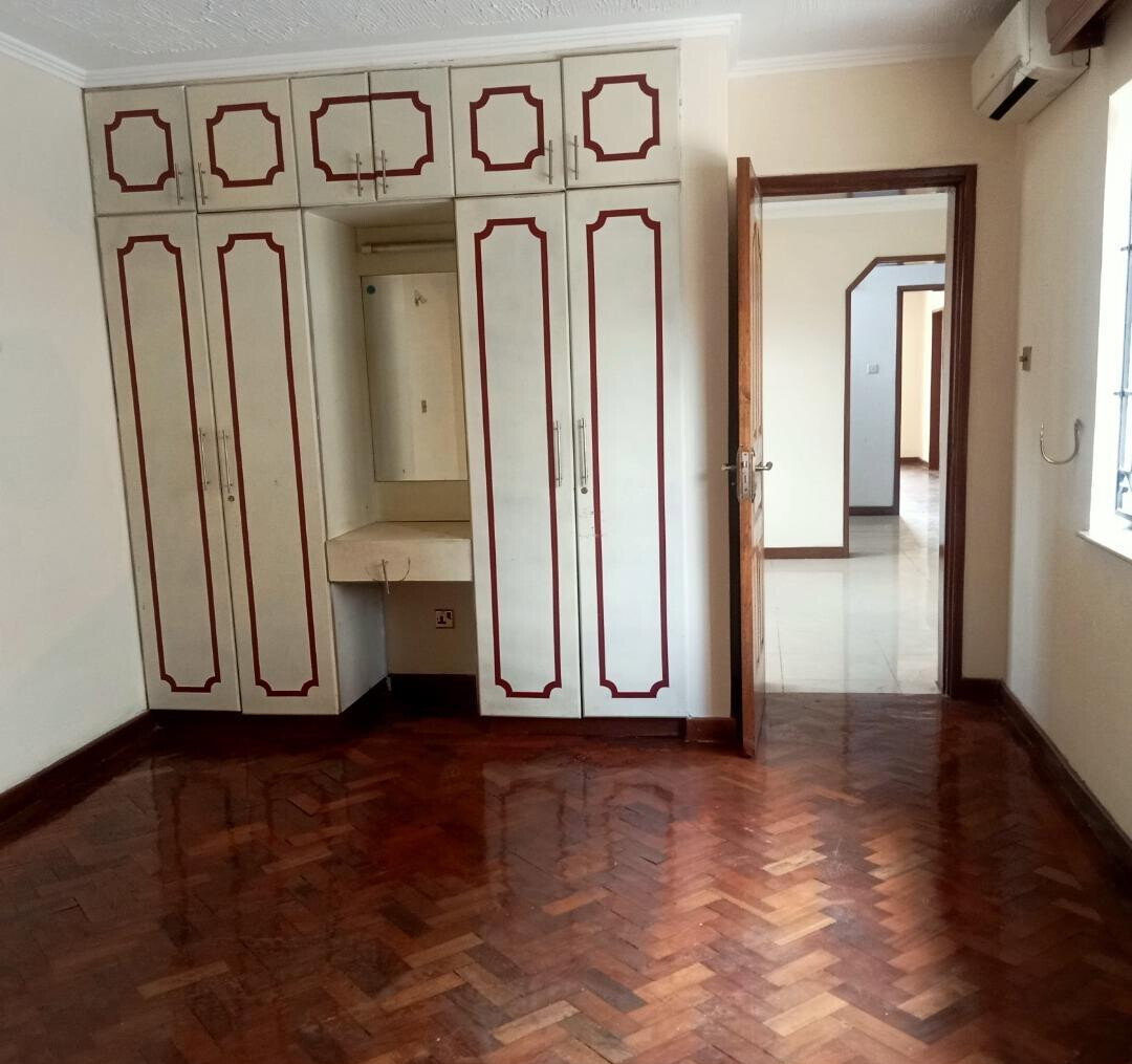4 En-Suite Bedroom Townhouse with Staff Quarters - Parklands