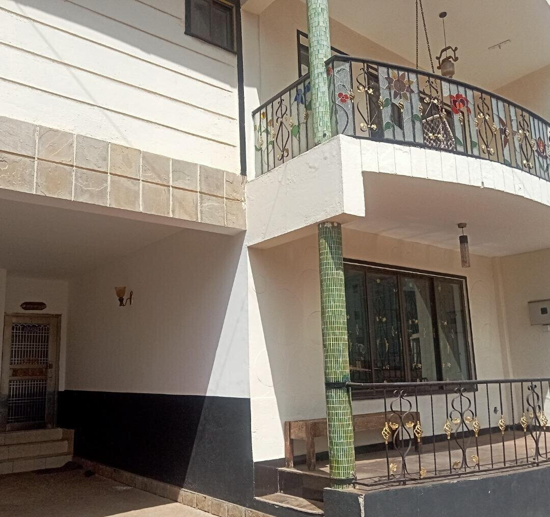 4 En-Suite Bedroom Townhouse with Staff Quarters - Parklands