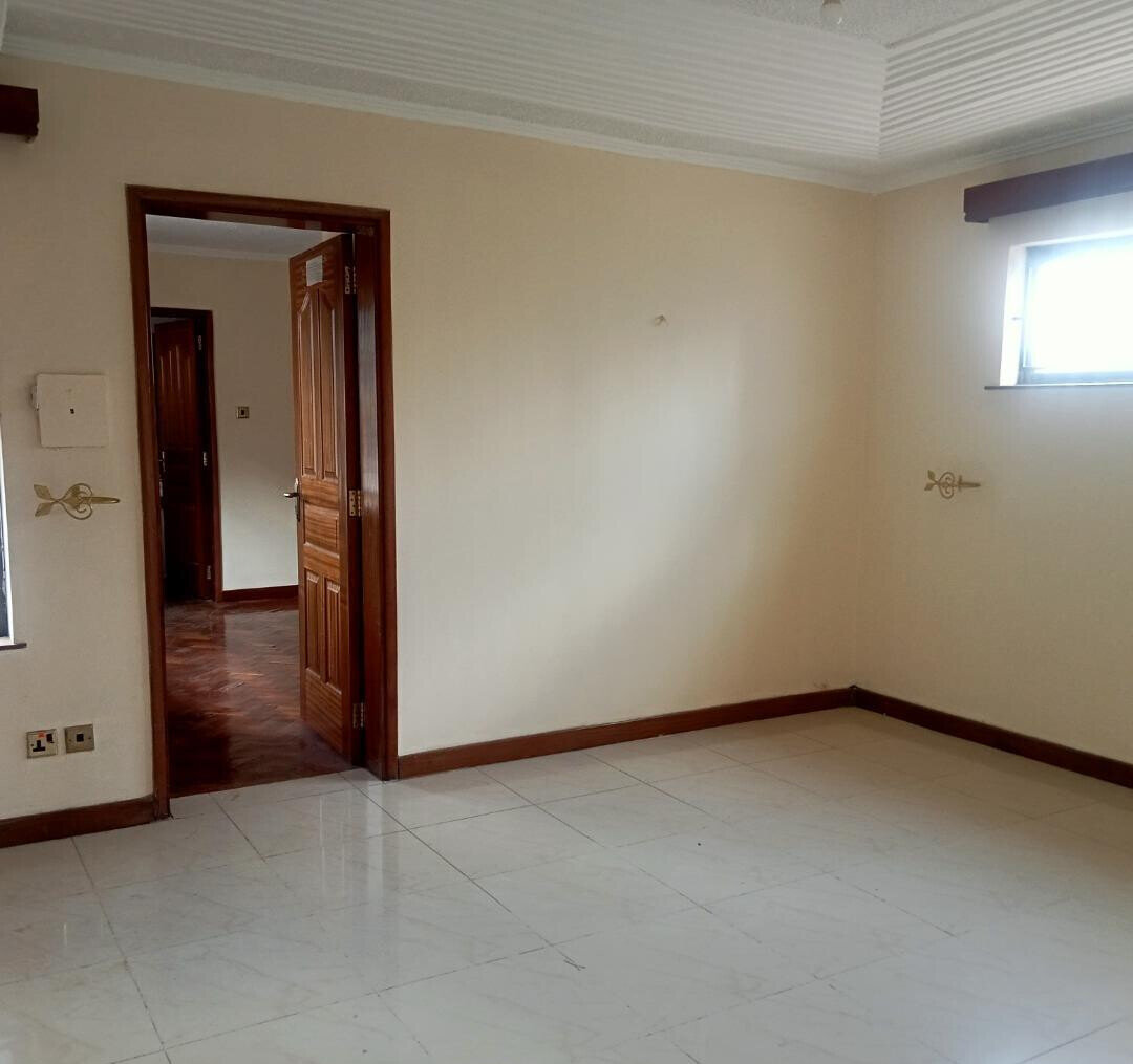 4 En-Suite Bedroom Townhouse with Staff Quarters - Parklands