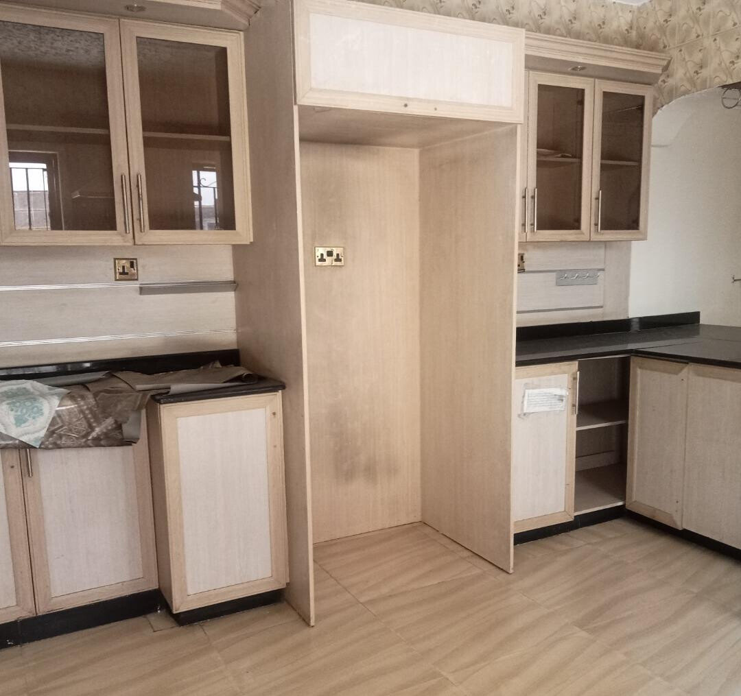 4 En-Suite Bedroom Townhouse with Staff Quarters - Parklands