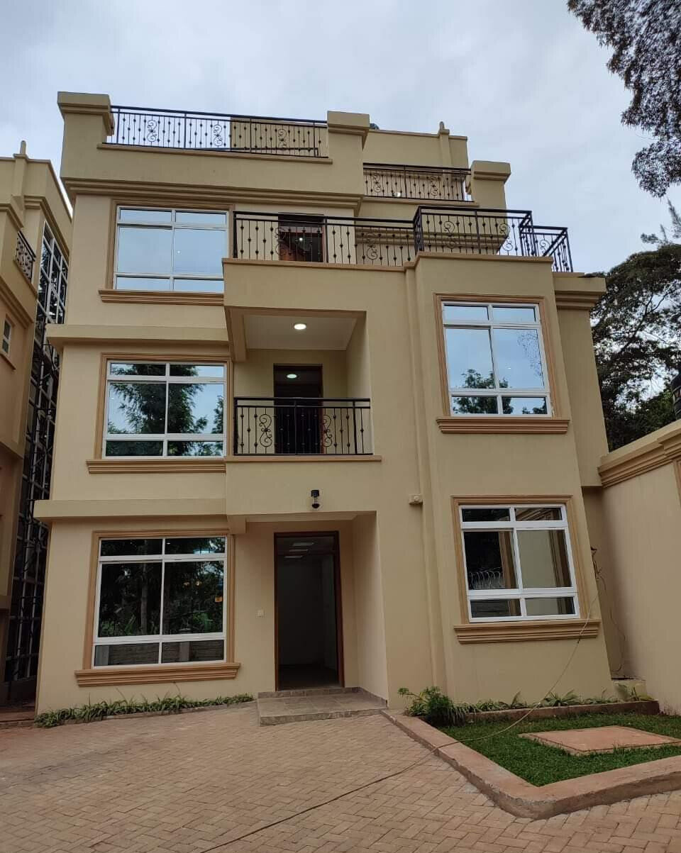 5BR Townhouse with Borehole & CCTV – Windsor, Nairobi