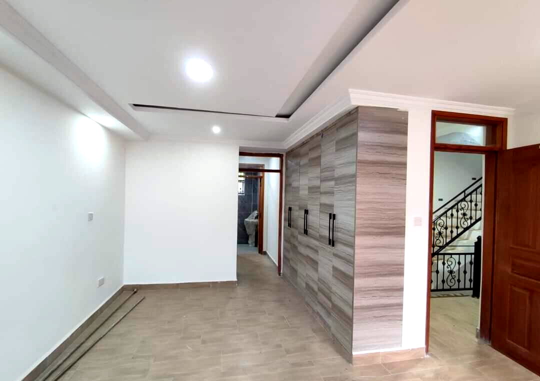 5BR Townhouse with Borehole & CCTV – Windsor, Nairobi