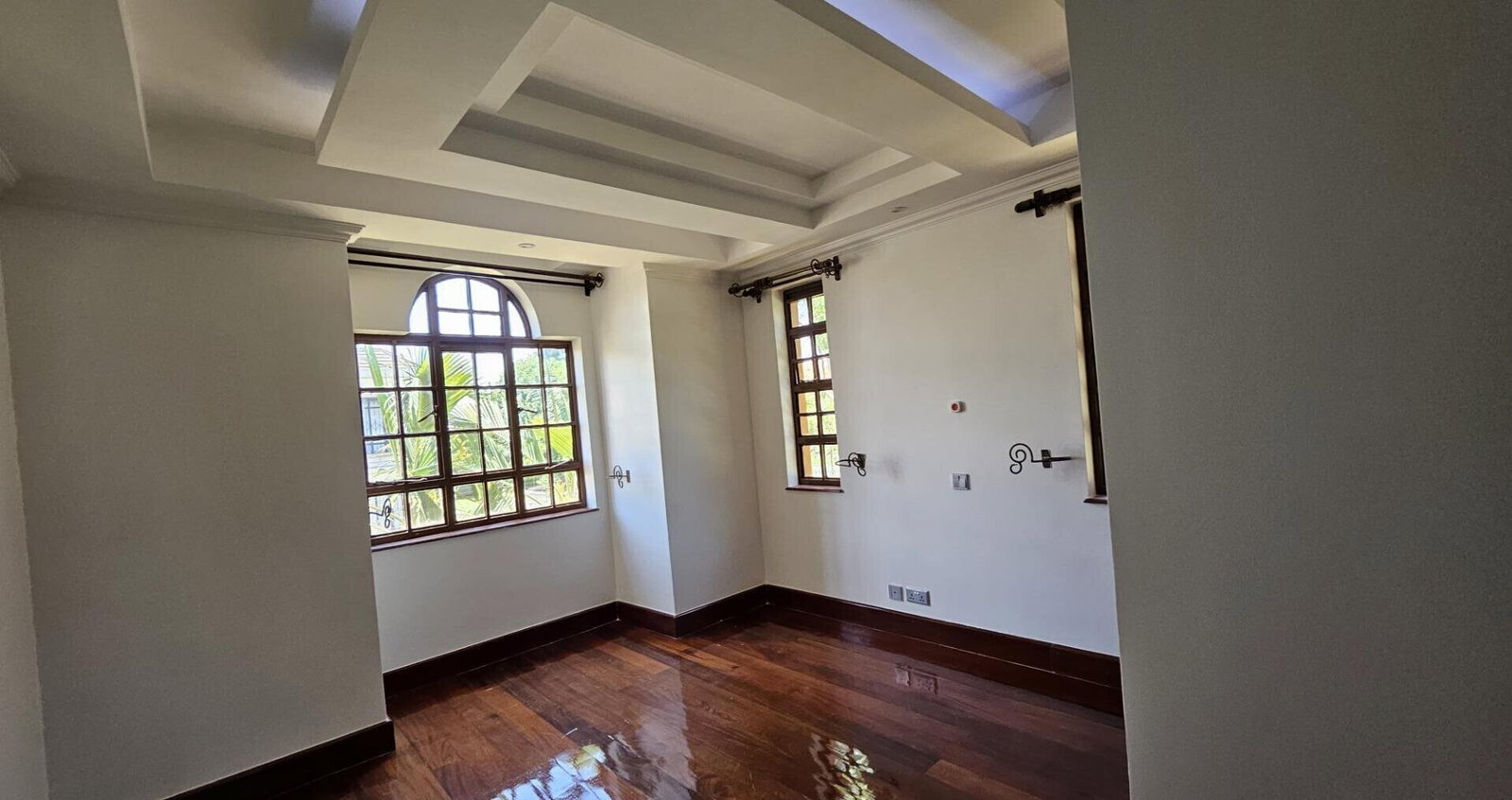 5BR All-Ensuite Townhouse with Pool & DSQ - Runda
