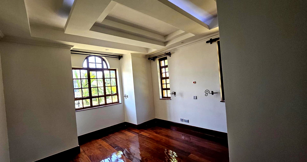 5BR All-Ensuite Townhouse with Pool & DSQ - Runda