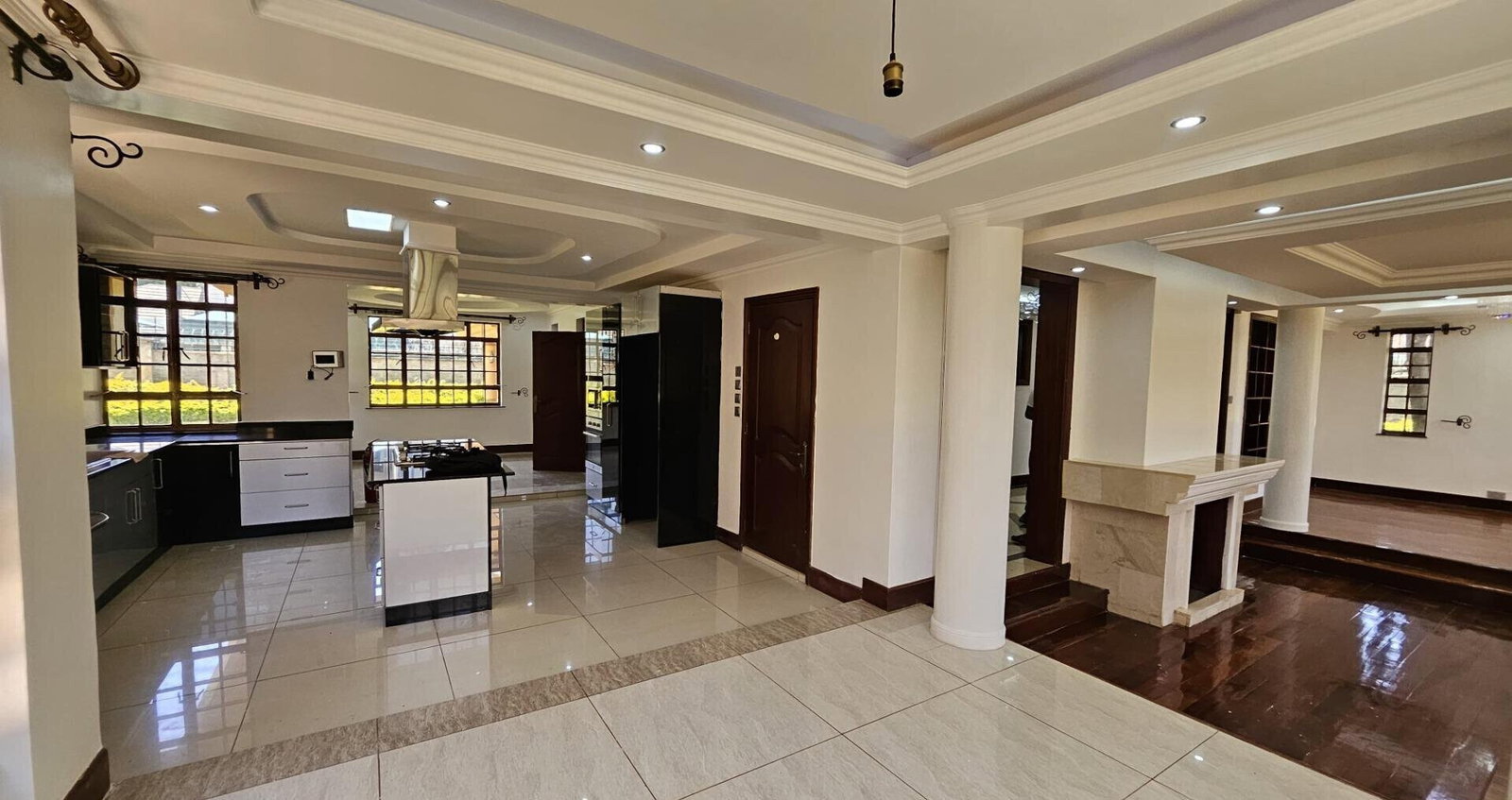 5BR All-Ensuite Townhouse with Pool & DSQ - Runda