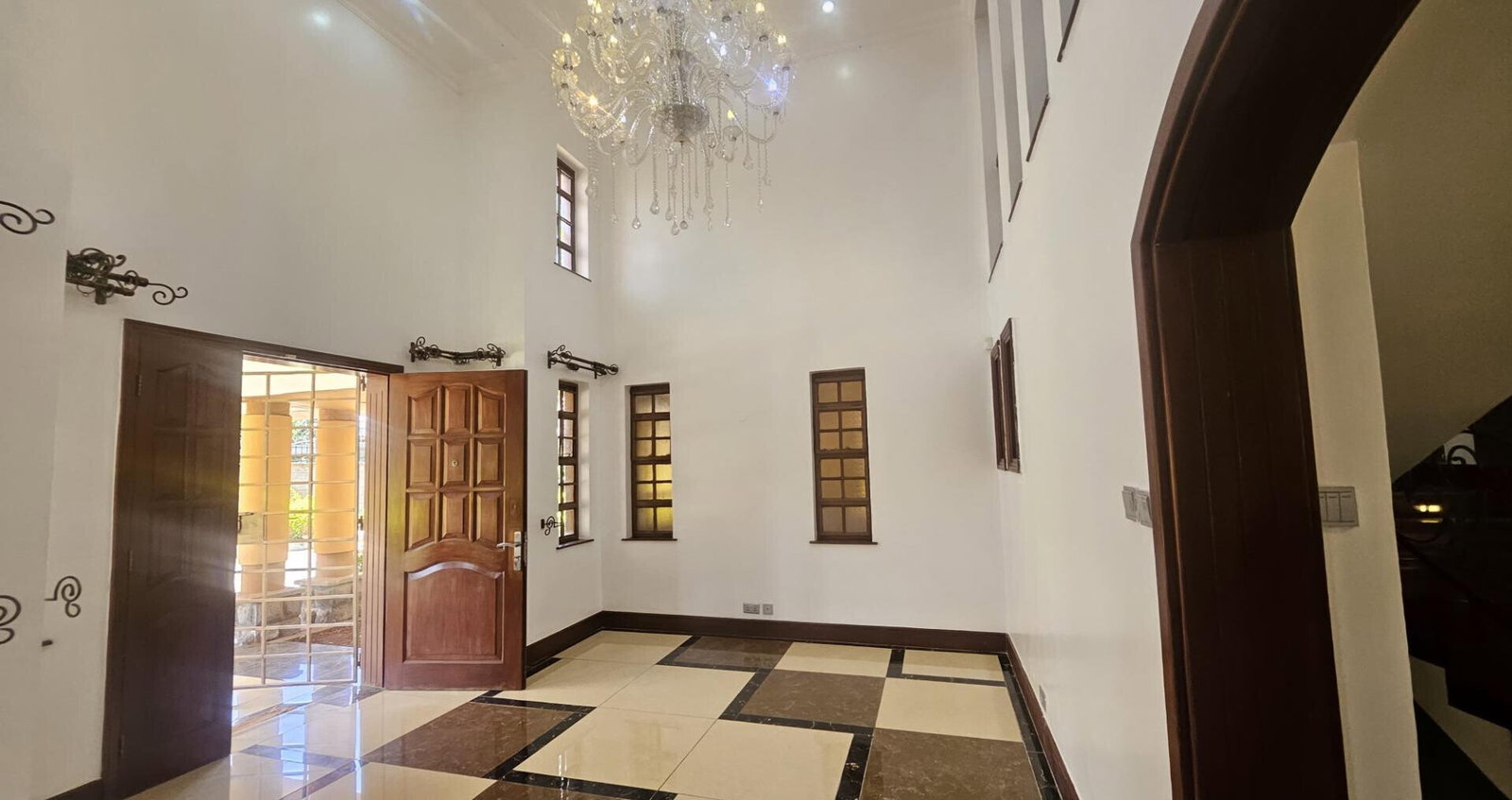 5BR All-Ensuite Townhouse with Pool & DSQ - Runda
