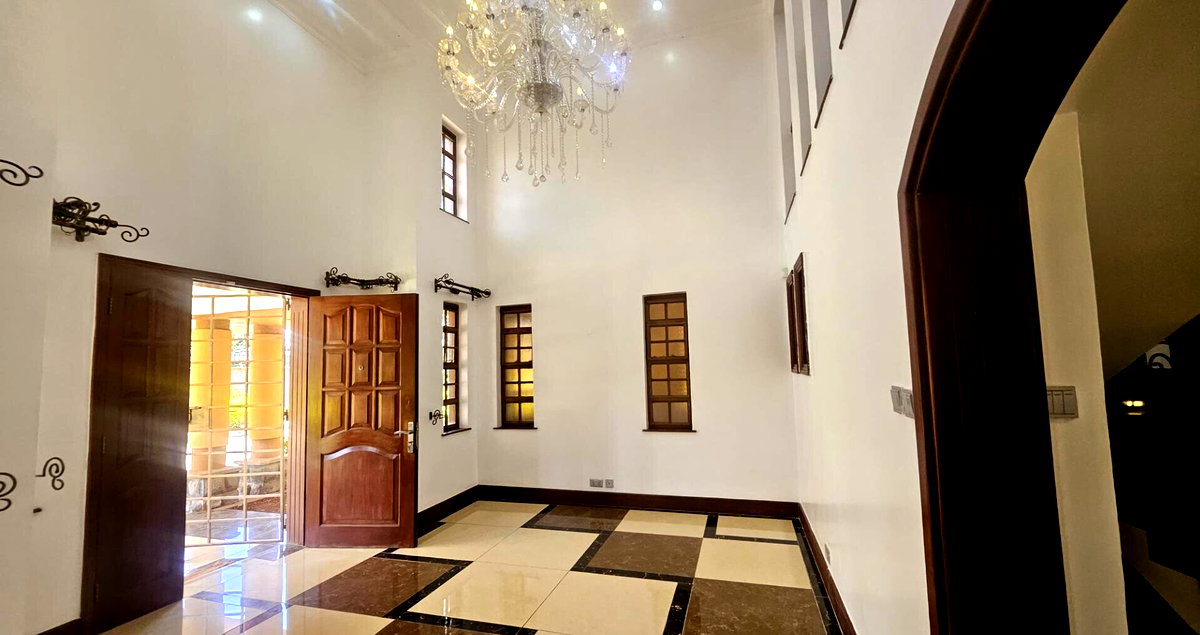 5BR All-Ensuite Townhouse with Pool & DSQ - Runda