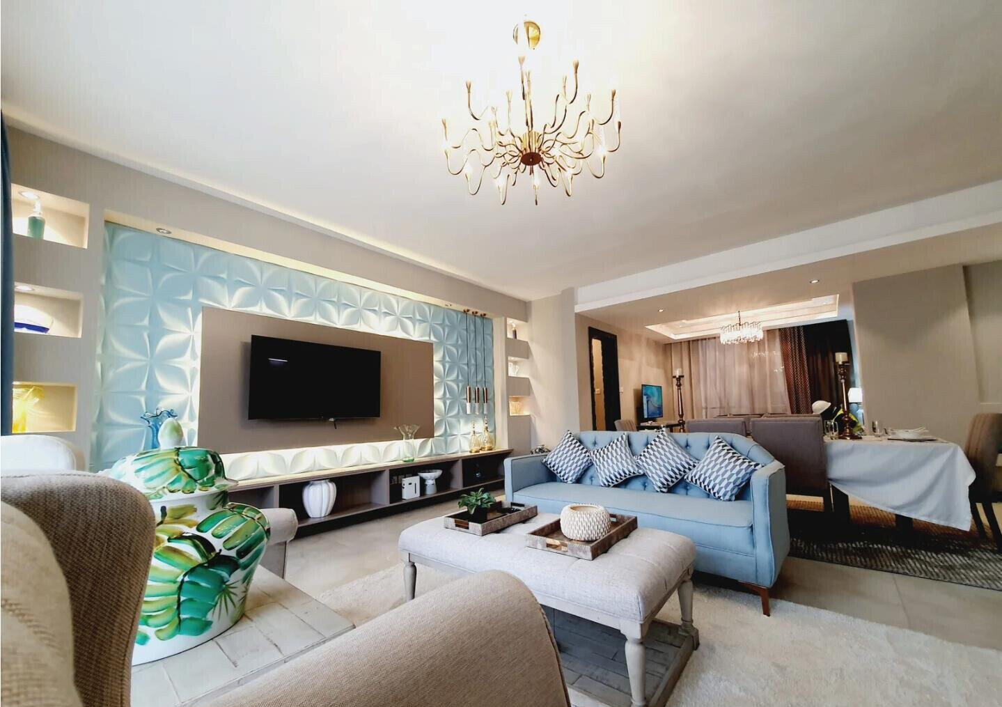 Executive 3BR + DSQ with Infinity Pool & Borehole – Riverside