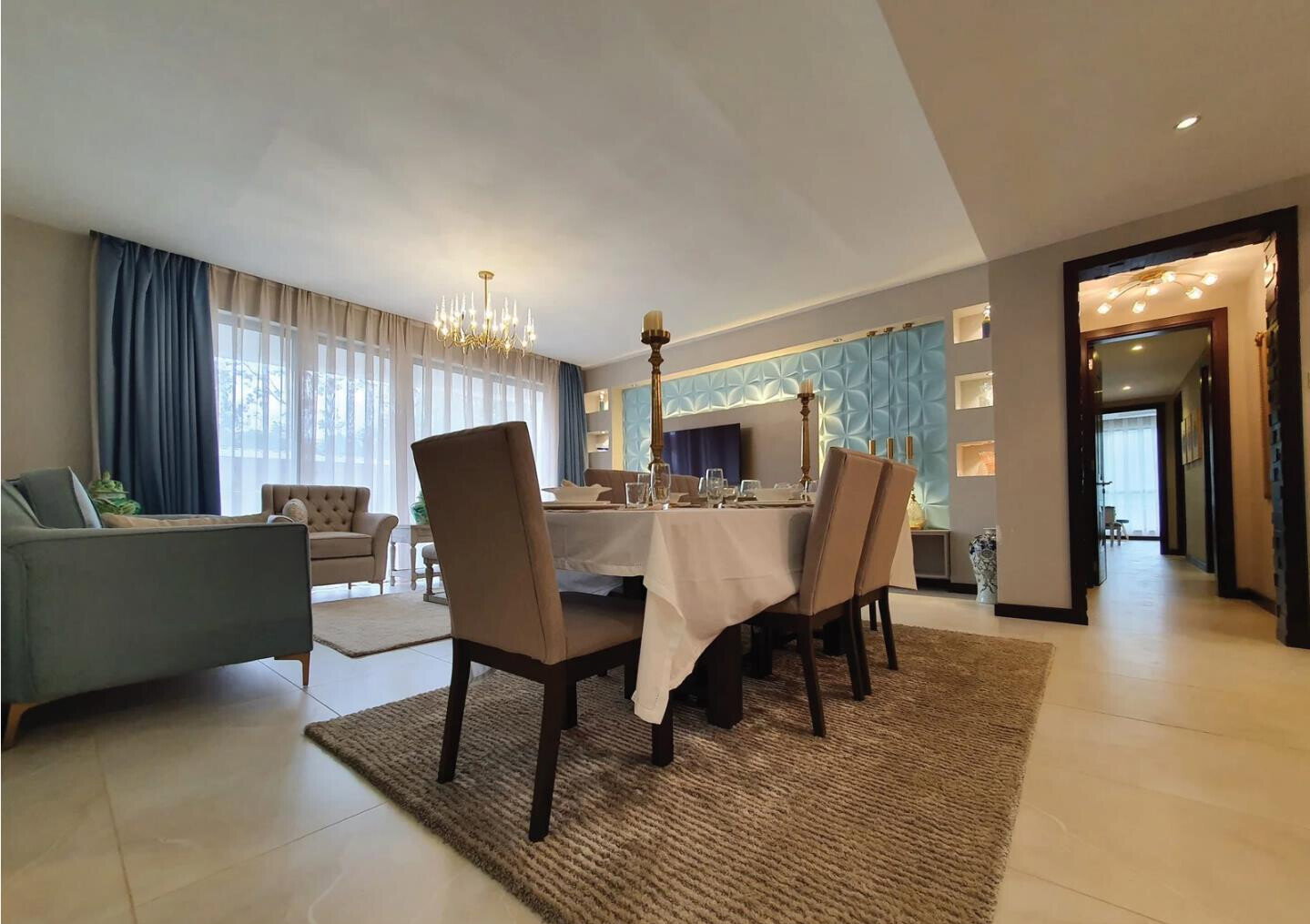 Executive 3BR + DSQ with Infinity Pool & Borehole – Riverside
