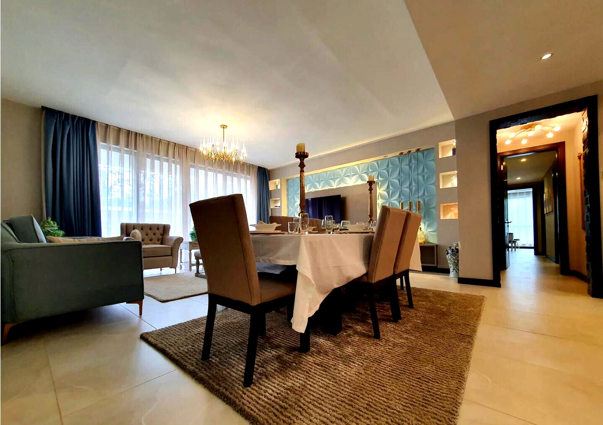 Executive 3BR + DSQ with Infinity Pool & Borehole – Riverside