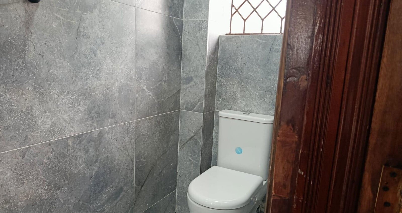 Half Acre 5BR Haven at KSh 640K