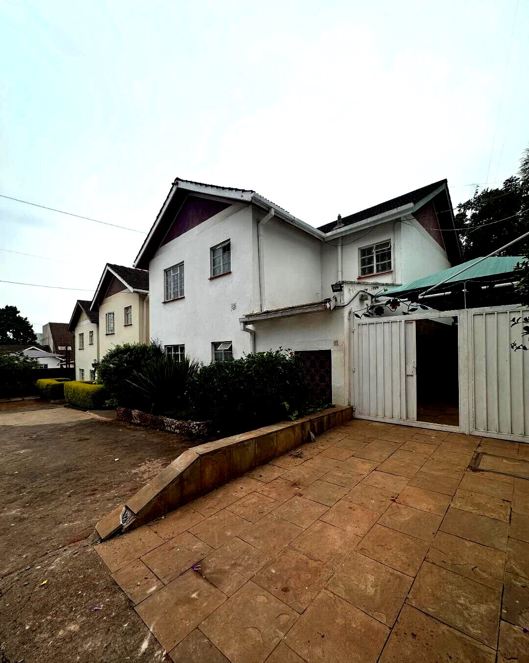 4BR Townhouse with Rooftop Terrace & DSQ - Kileleshwa