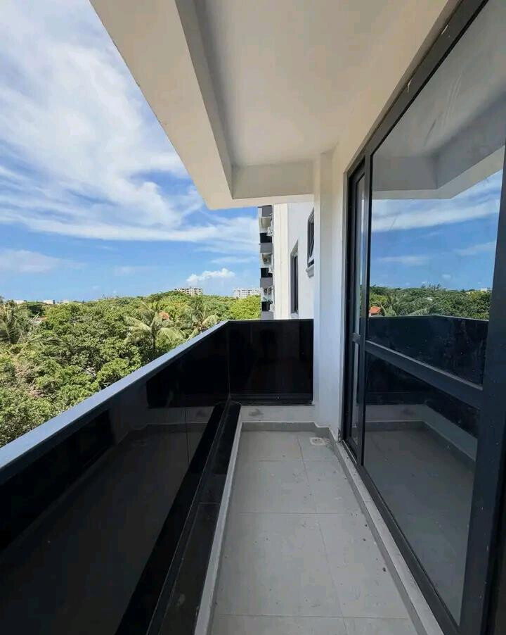 3BR Luxury Apartment with Pool & Beach Access - Nyali, Mombasa