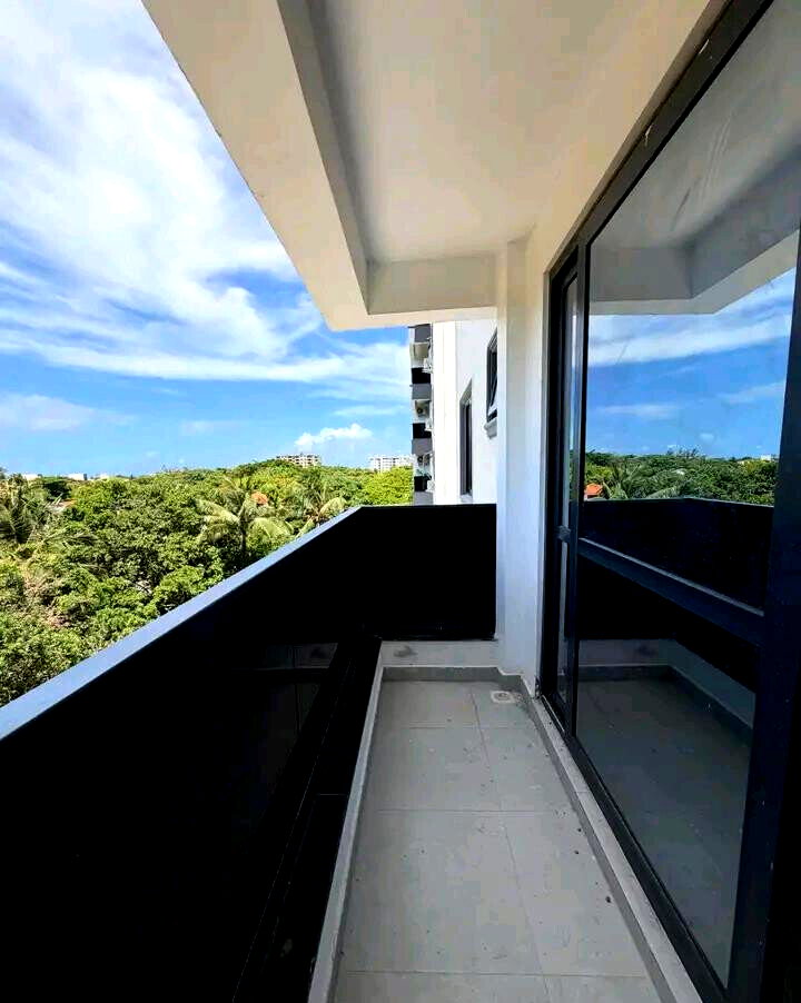 3BR Luxury Apartment with Pool & Beach Access - Nyali, Mombasa