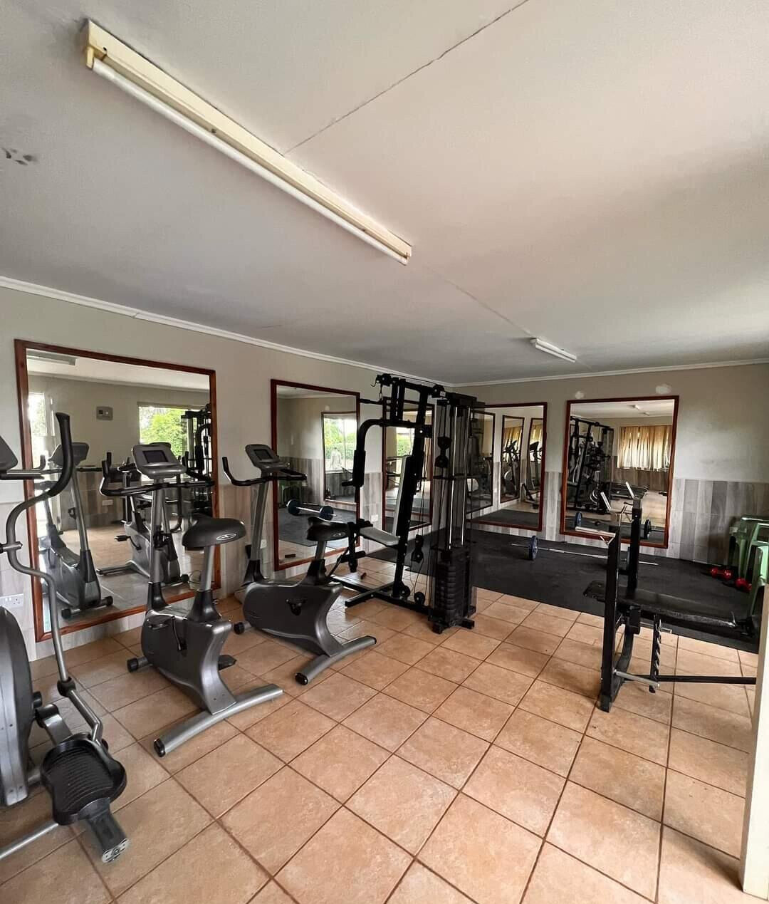 5-Bed Townhouse with Gym, Pool & Garden - Lavington Gated Community