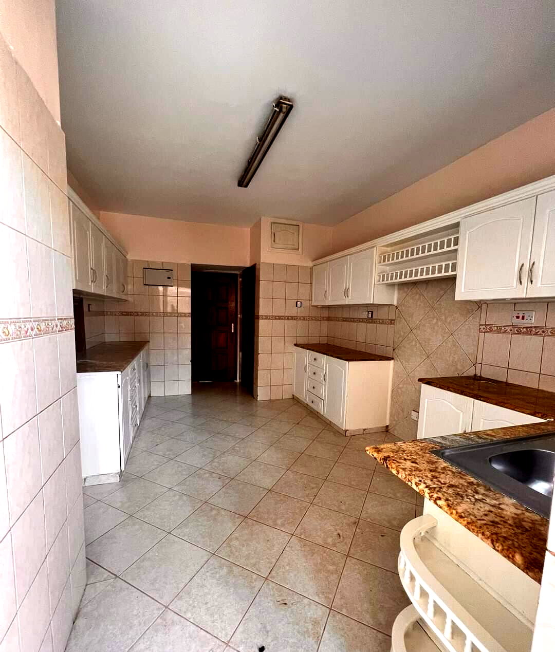 5-Bed Townhouse with Gym, Pool & Garden - Lavington Gated Community