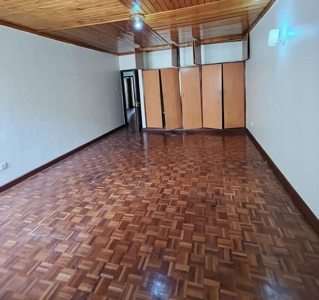 5-Ensuite Townhouse with DSQ & Lush Garden - Lavington