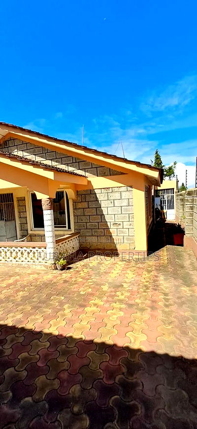 3bdrm Bungalow in Kiembeni for sale - Image 1