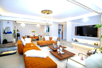 5bdrm Apartment in Valley Arcade for sale - Image 1