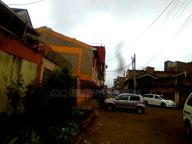 2bdrm Block of Flats in Kangundo Road, Komarock for sale